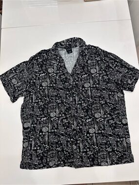 Disney Our Universe Cruella de Vil Icon Woven Rayon Button Up Shirt XL
